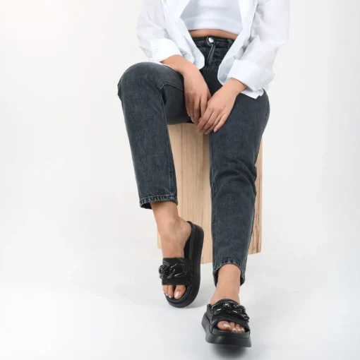 Slippers ZWART