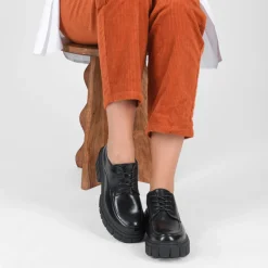 Veterschoenen ZWART